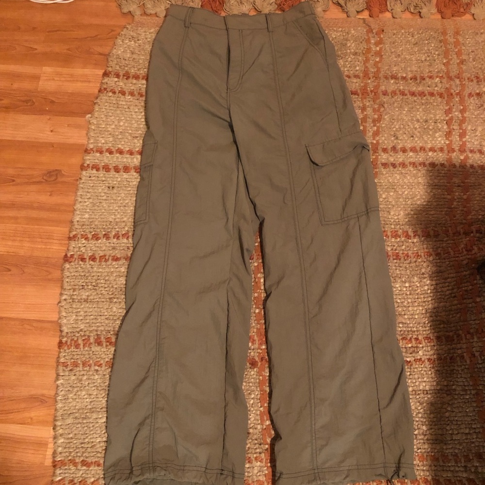 Army Green Women’s Cargo pants high waisted